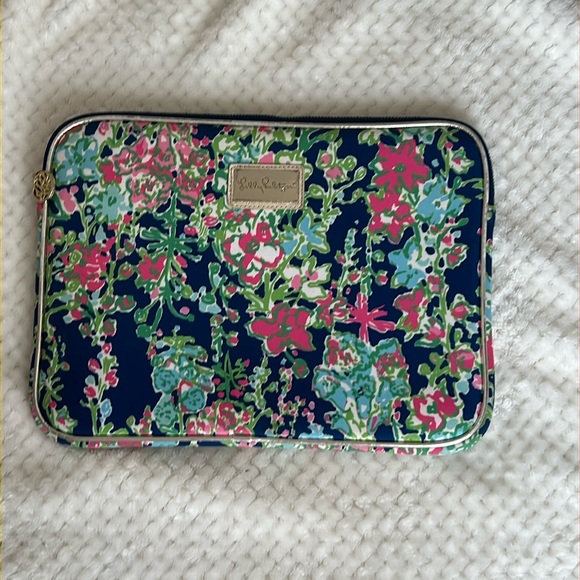 Lilly Pulitzer Padded Tech sleeve - fits 13” - size 13x10 - Picture 1 of 6